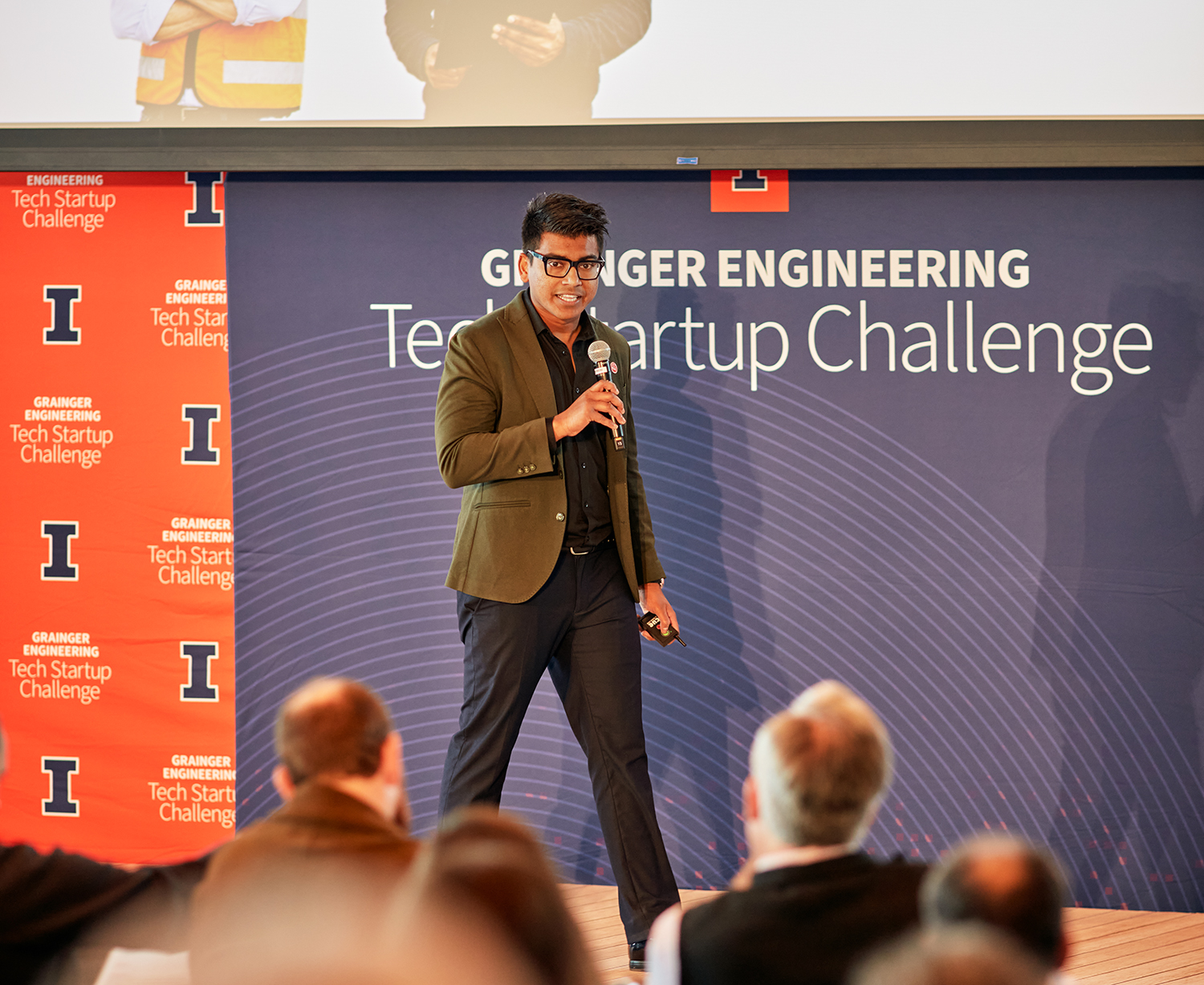 Bayezid Baten, Rapid Analytix Division team lead, pitches to the judges and audience.