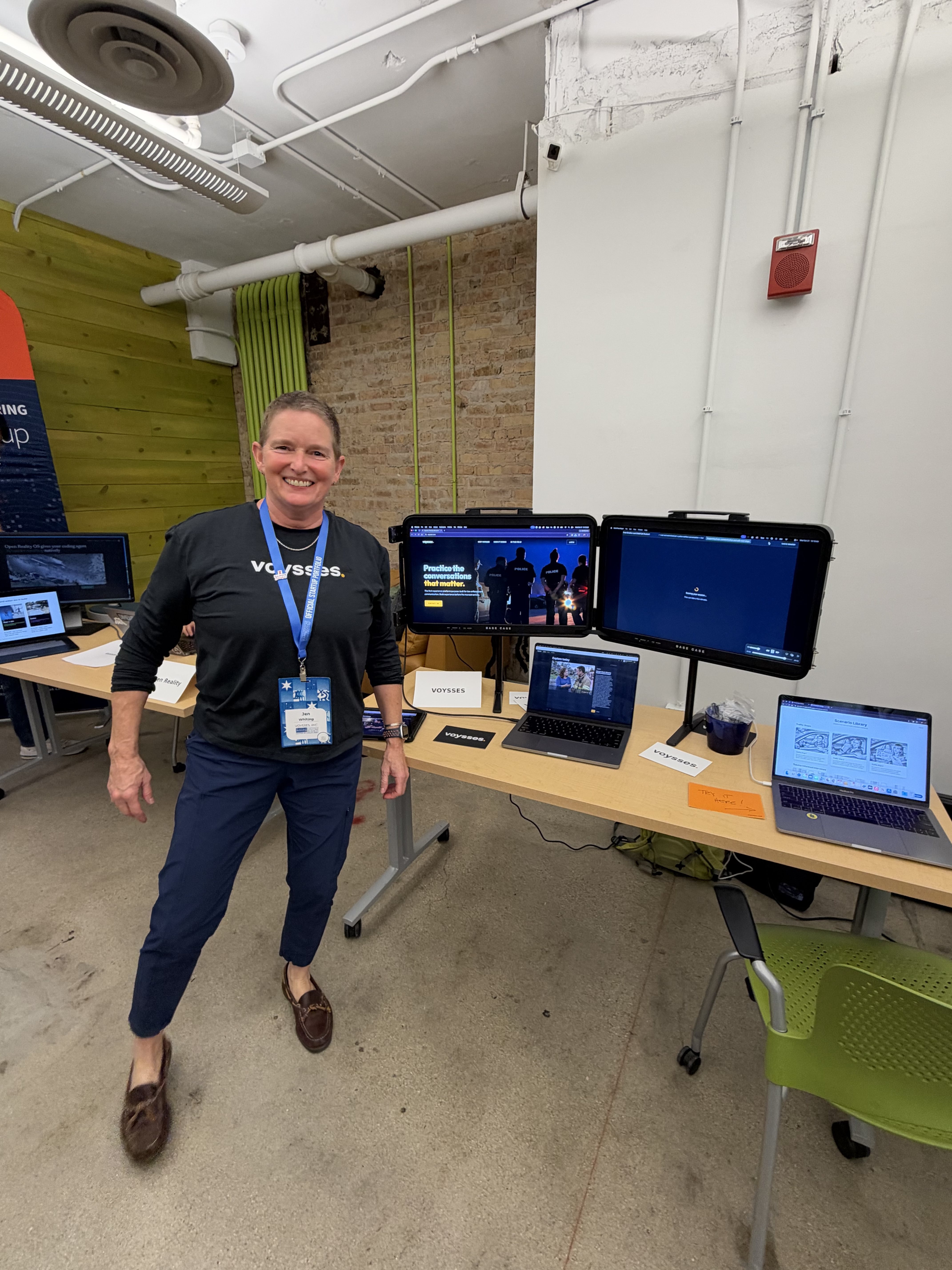 A student showcasing the startup idea at the showcase and pitching event. 